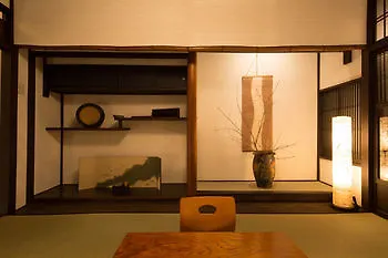 Kiraku Kyoto Aneyakoji Villa 0*,  Japan